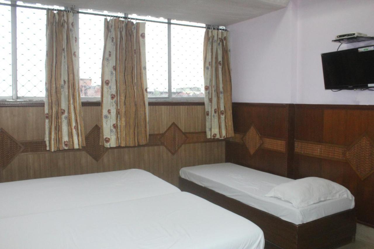 Hotel Heera Calcutta Exteriör bild